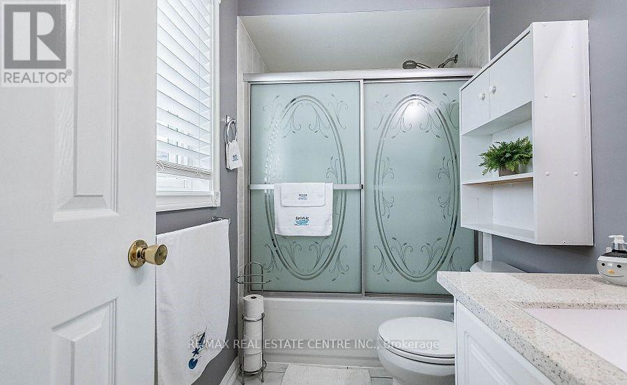 42 Livingston Road, Milton, Ontario  L9T 6B7 - Photo 17 - W12570226