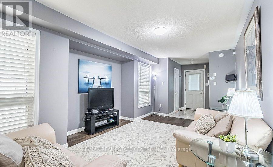 42 Livingston Road, Milton, Ontario  L9T 6B7 - Photo 3 - W12570226