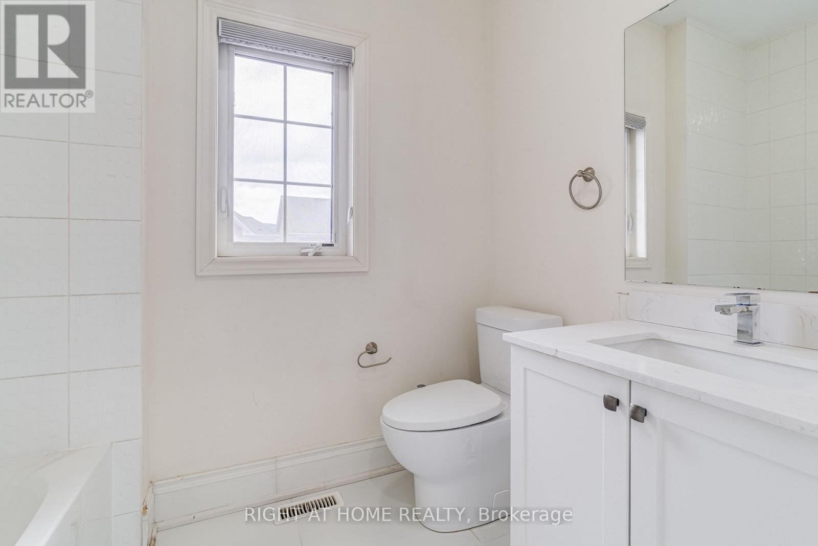 96 Humberstone Crescent, Brampton, Ontario  L7A 4B8 - Photo 21 - W12570228