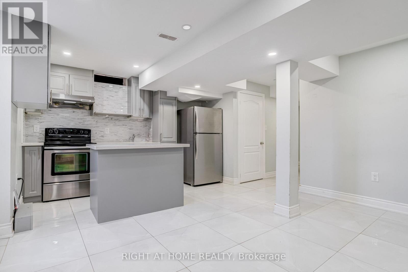 96 Humberstone Crescent, Brampton, Ontario  L7A 4B8 - Photo 25 - W12570228