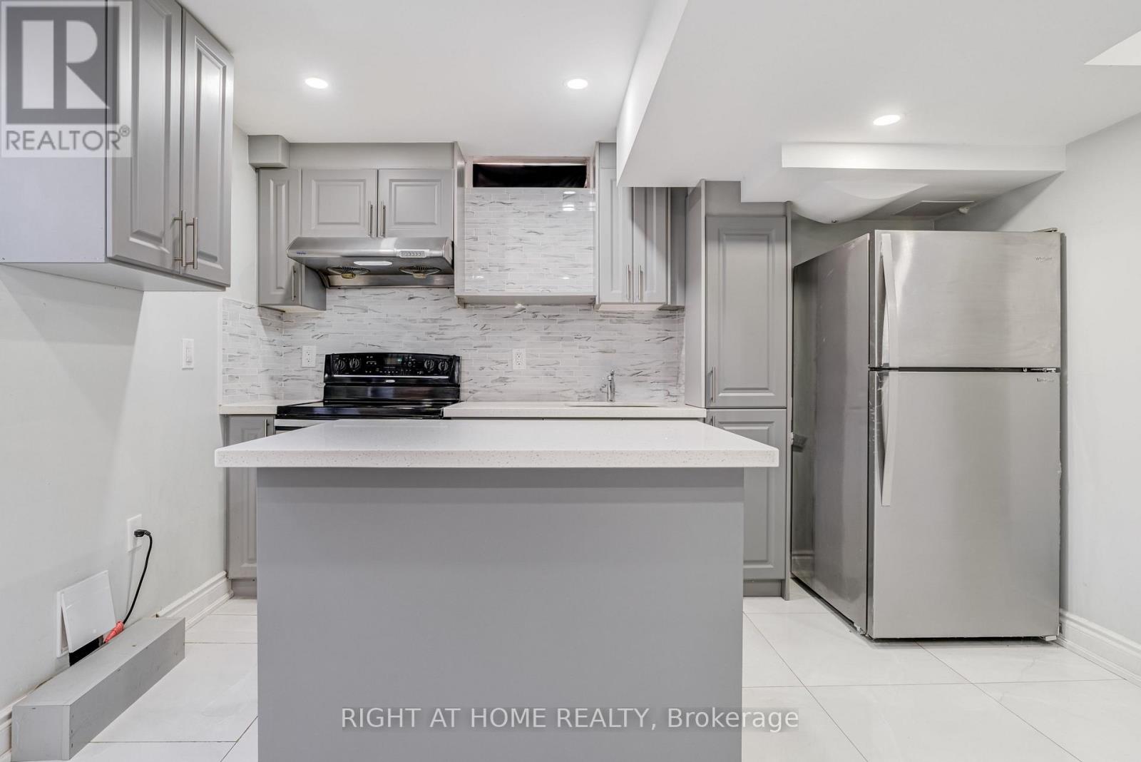 96 Humberstone Crescent, Brampton, Ontario  L7A 4B8 - Photo 26 - W12570228