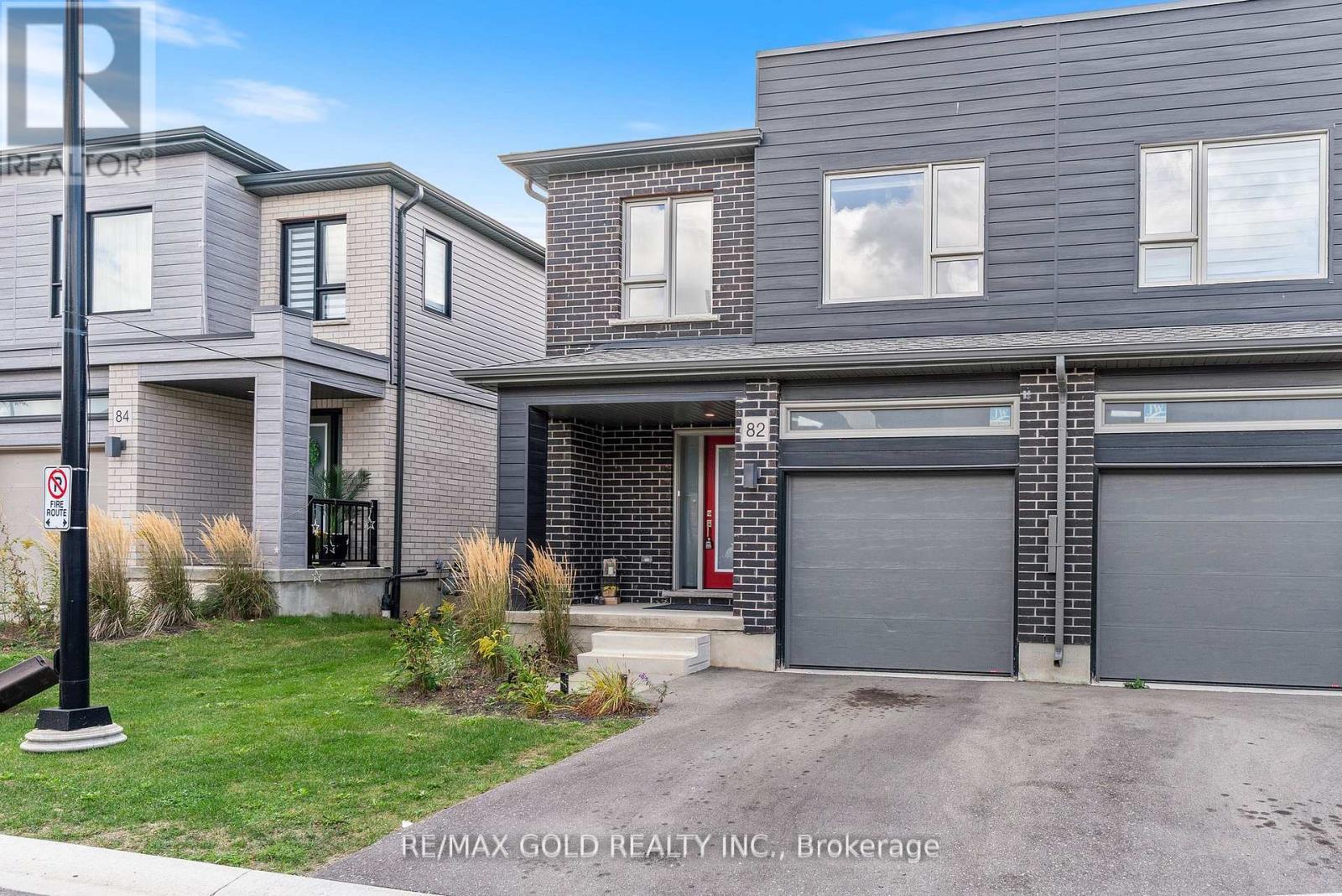 82 Pony Way, Kitchener, Ontario  N2R 0R2 - Photo 2 - X12570180