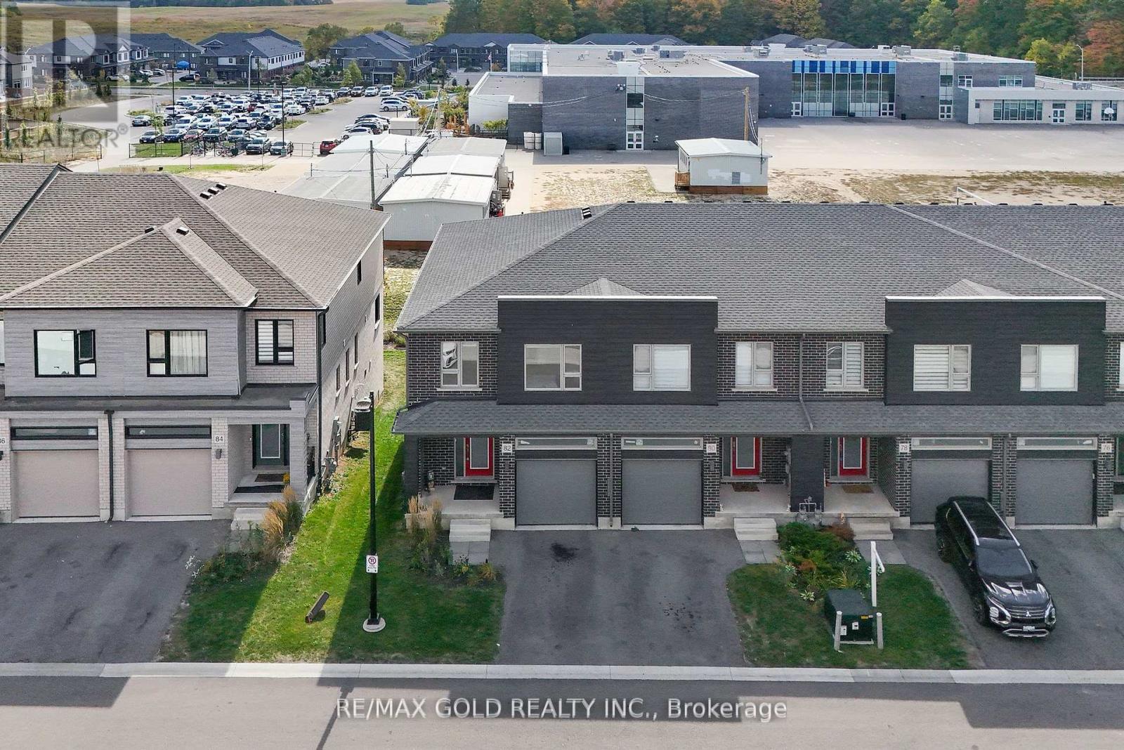 82 Pony Way, Kitchener, Ontario  N2R 0R2 - Photo 5 - X12570180