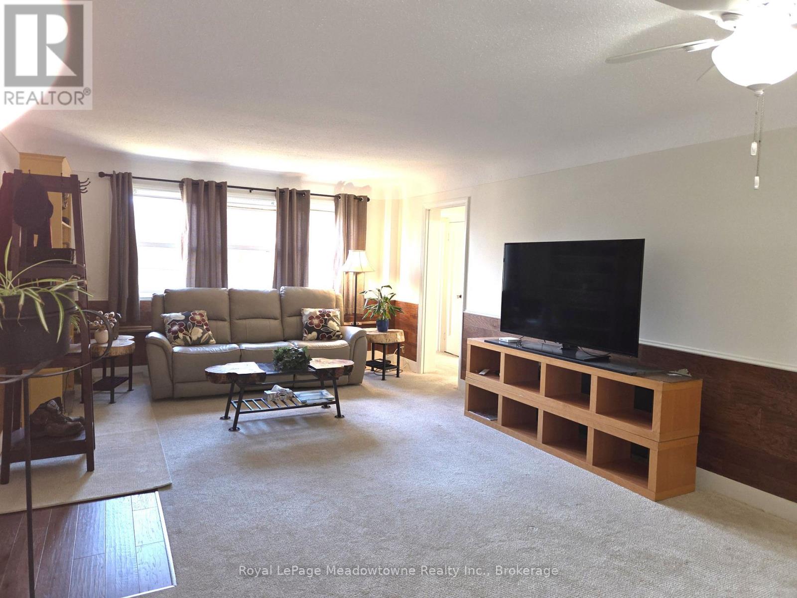 10 - 2405 Lakeshore Road, Burlington, Ontario  L7R 1B8 - Photo 4 - W12533832