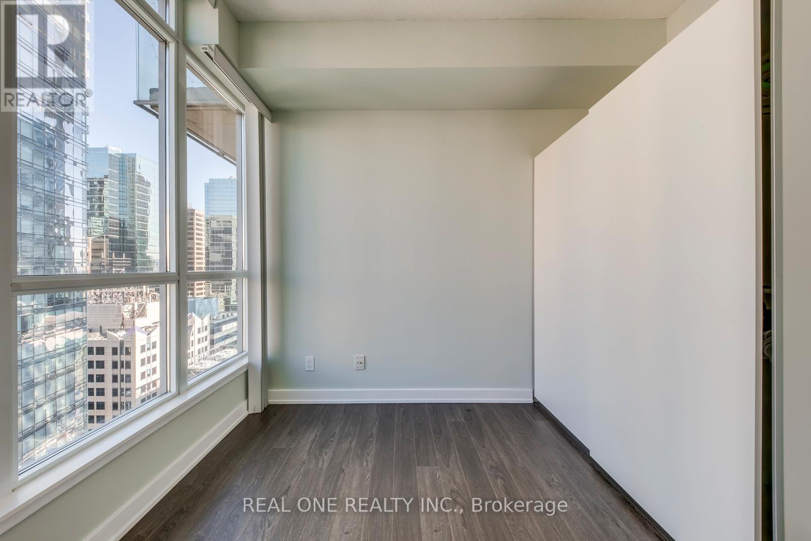 2007 - 126 Simcoe Street, Toronto, Ontario  M5H 4E6 - Photo 8 - C12570254