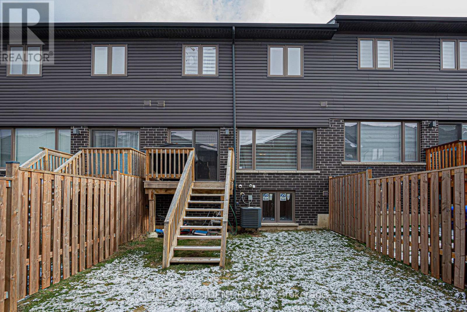 25 Greenwich Avenue, Hamilton, Ontario  L8J 0L5 - Photo 38 - X12522068