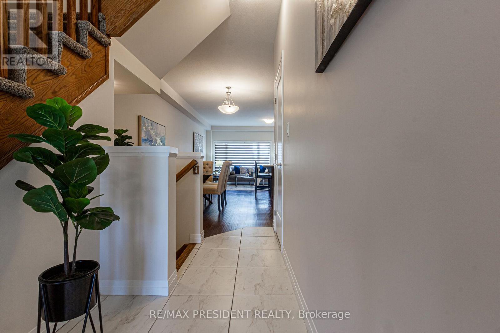25 Greenwich Avenue, Hamilton, Ontario  L8J 0L5 - Photo 6 - X12522068