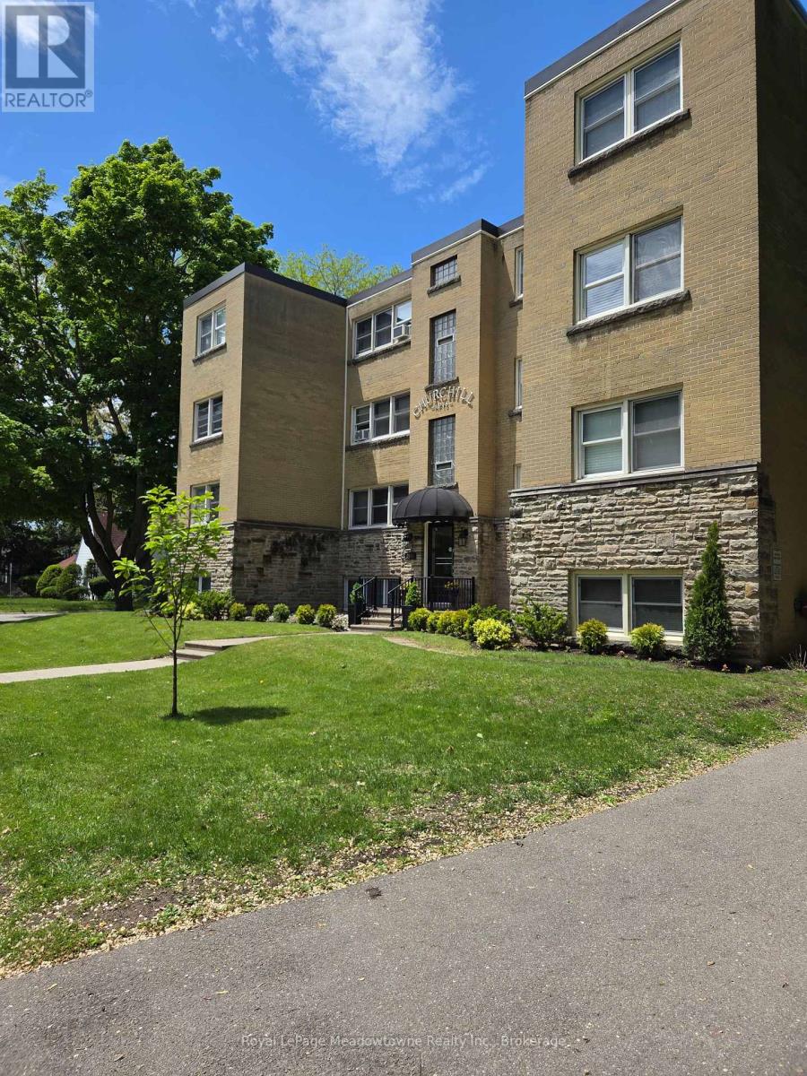 10 - 2405 Lakeshore Road, Burlington, Ontario  L7R 1B8 - Photo 17 - W12533832
