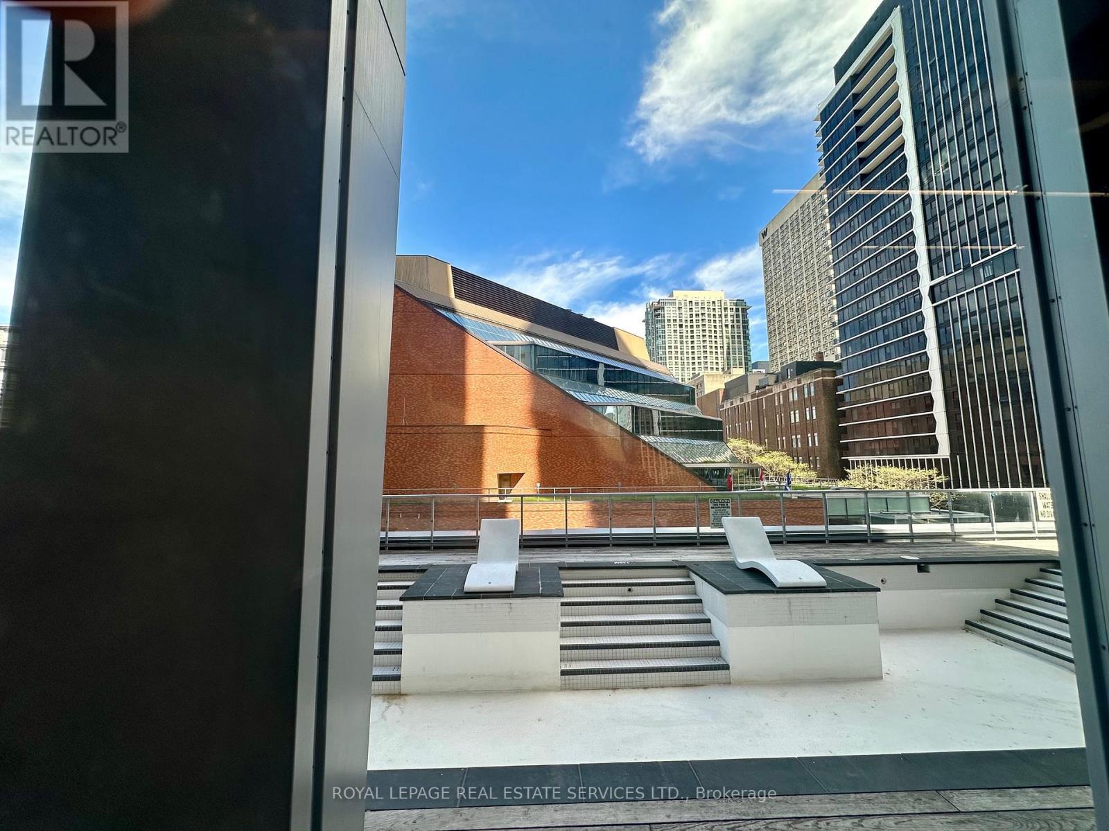 3903 - 1 Yorkville Avenue, Toronto, Ontario  M4W 0B1 - Photo 29 - C12168245