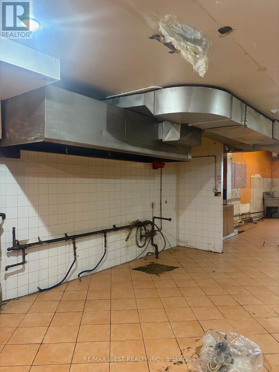 9 - 2057 DUFFERIN STREET, Toronto, Ontario