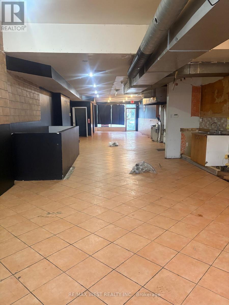 9 - 2057 Dufferin Street, Toronto, Ontario  M6E 3R3 - Photo 5 - C12530690