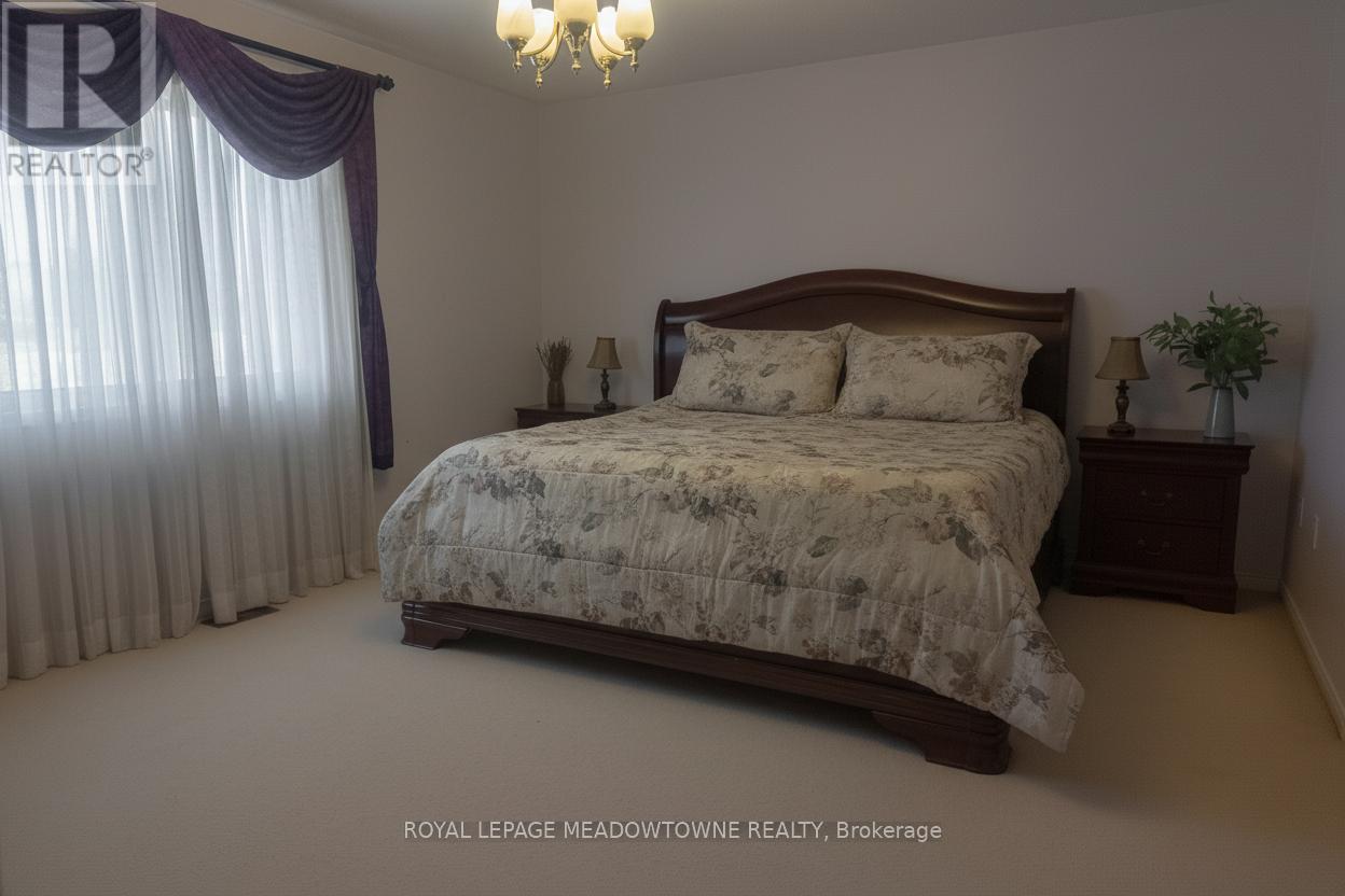 47 Earl Grey Crescent, Brampton, Ontario  L7A 2L2 - Photo 15 - W12570240