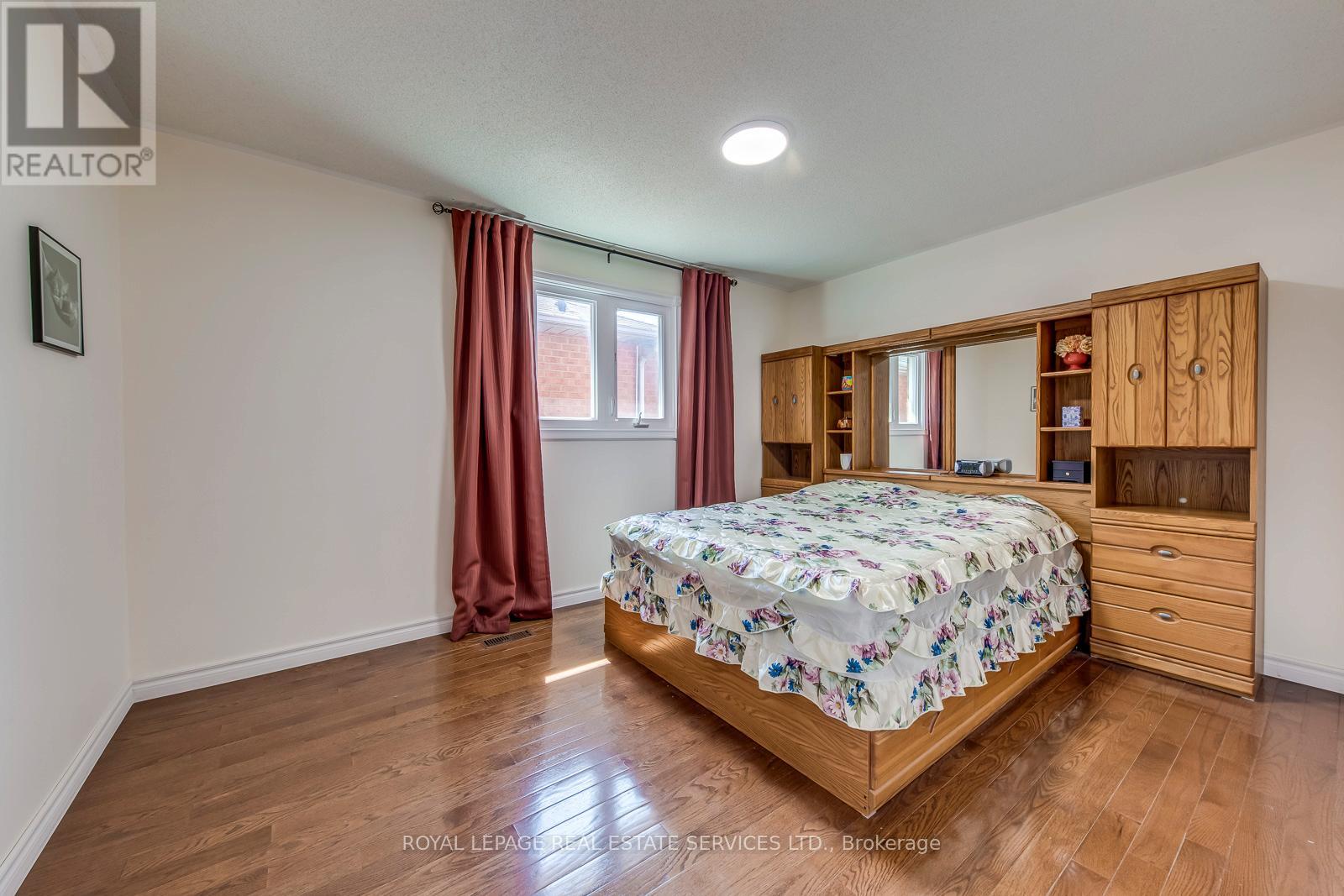 4370 Goldenrod Crescent, Mississauga, Ontario L5V 1E3 - Photo 24 - W12570246