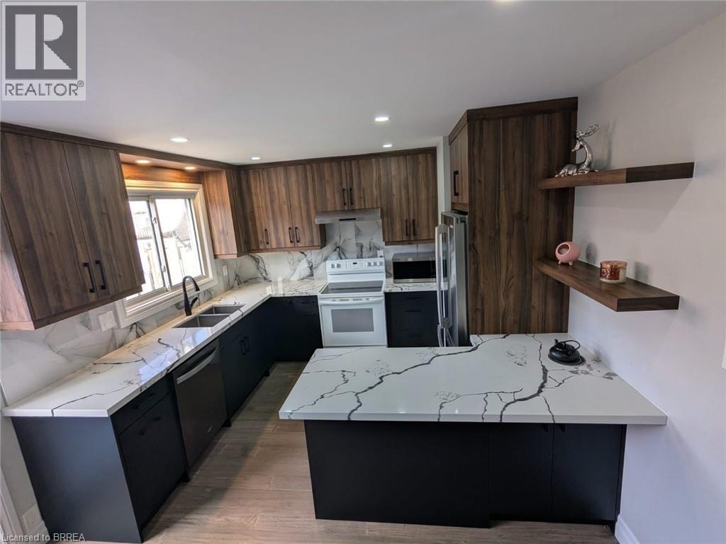 596 Grey Street Unit# 3, Brantford, Ontario  N3S 4Y1 - Photo 3 - 40789983