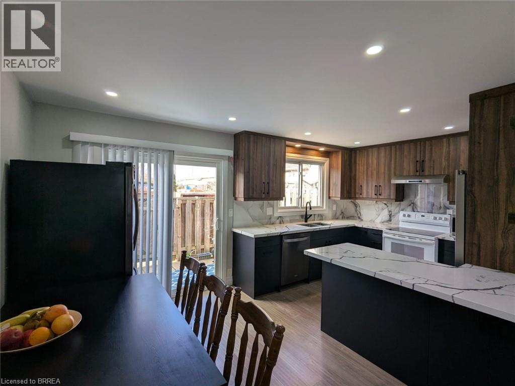 596 Grey Street Unit# 3, Brantford, Ontario  N3S 4Y1 - Photo 4 - 40789983