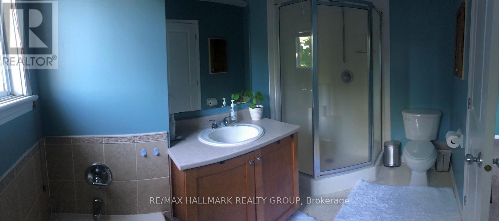 521 Burleigh Private, Ottawa, Ontario  K1J 1J9 - Photo 12 - X12570296