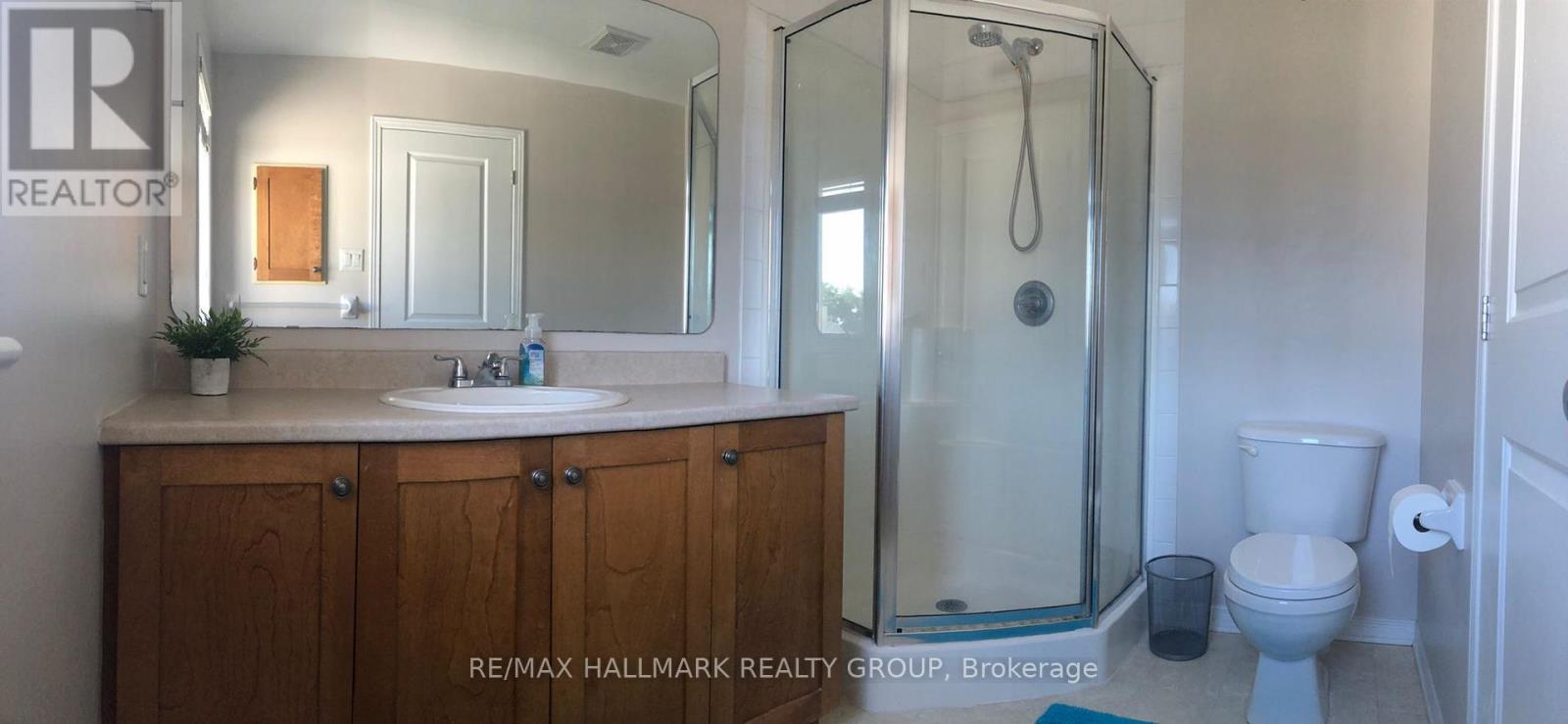 521 Burleigh Private, Ottawa, Ontario  K1J 1J9 - Photo 13 - X12570296