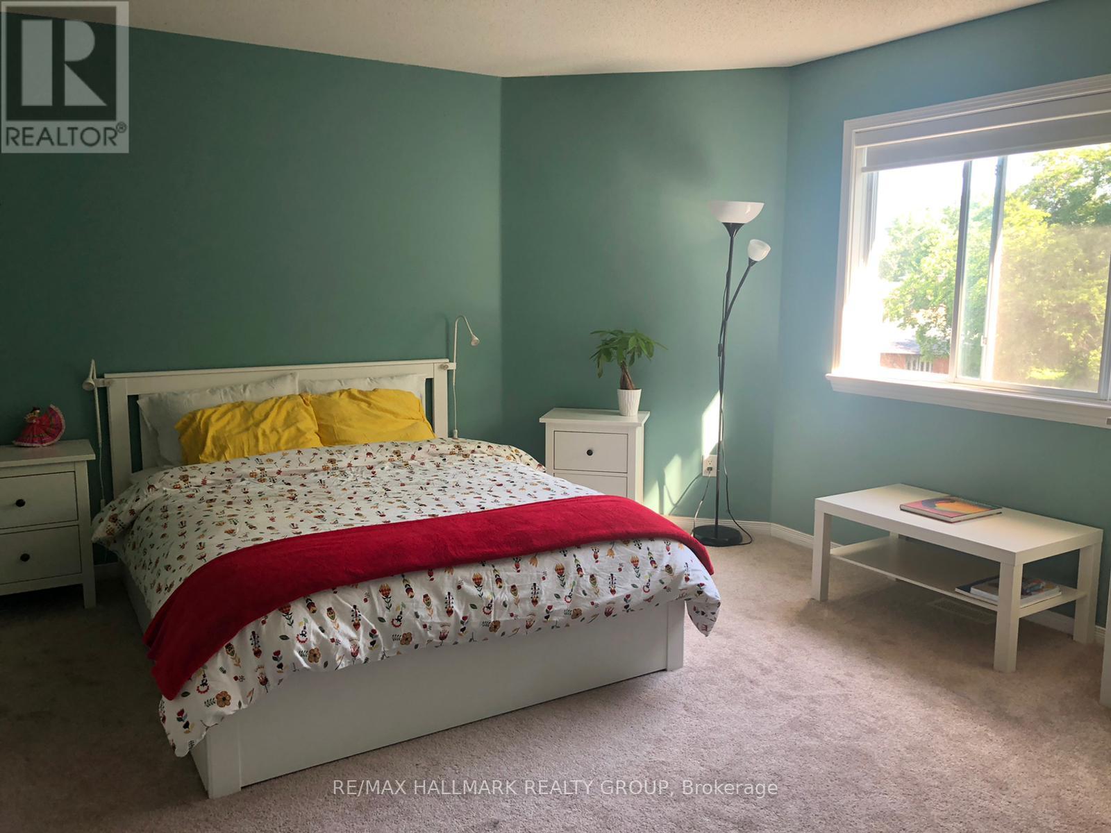 521 Burleigh Private, Ottawa, Ontario  K1J 1J9 - Photo 3 - X12570296