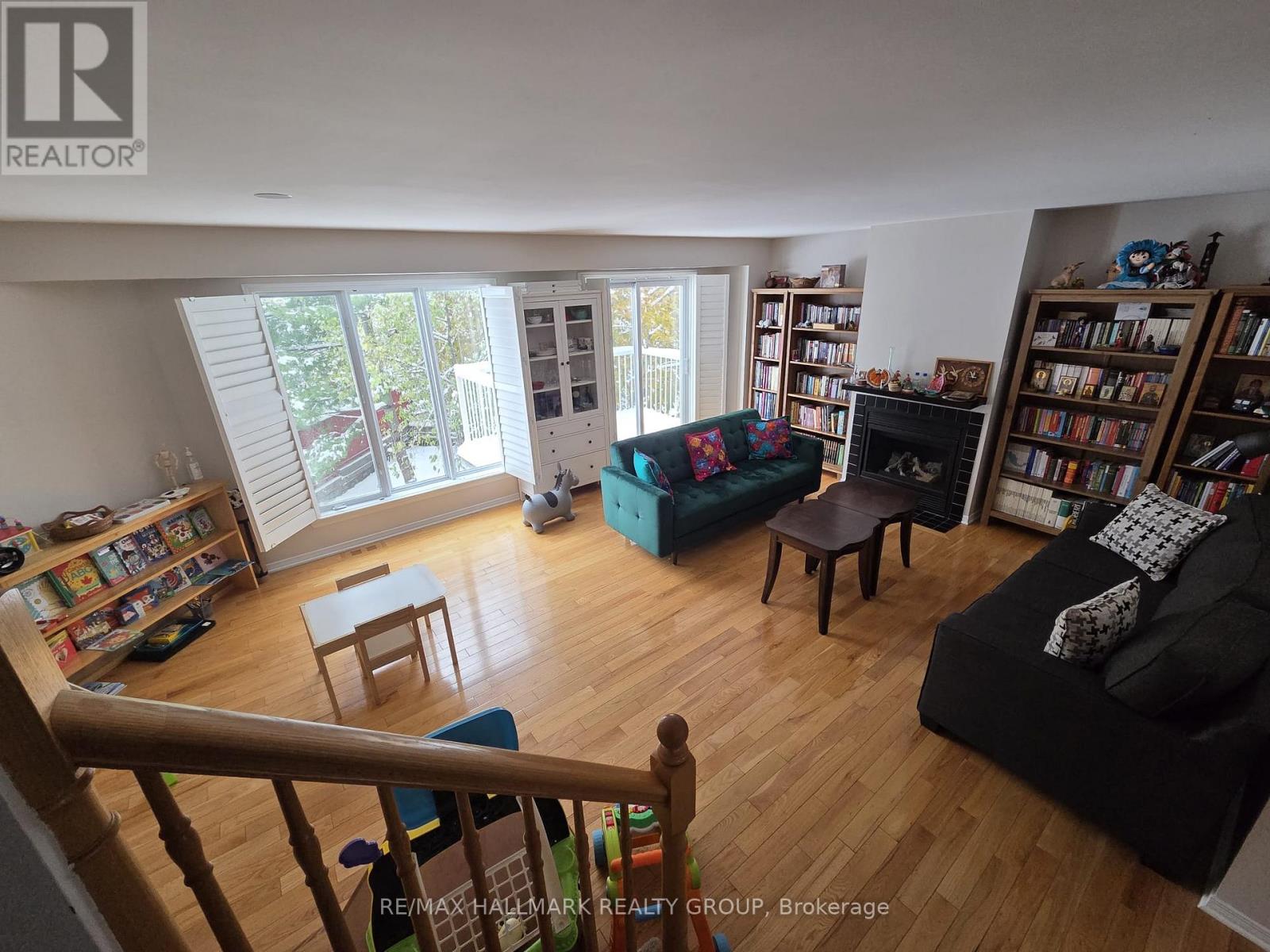 521 Burleigh Private, Ottawa, Ontario  K1J 1J9 - Photo 5 - X12570296