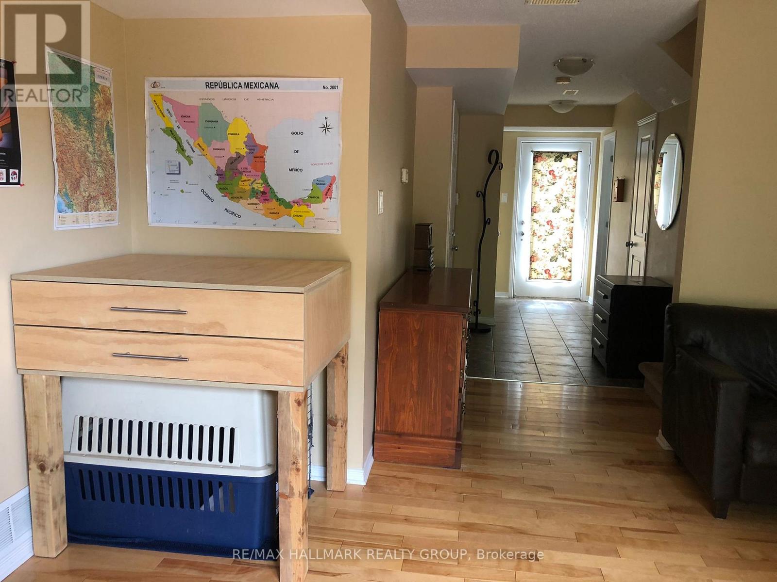 521 Burleigh Private, Ottawa, Ontario  K1J 1J9 - Photo 9 - X12570296