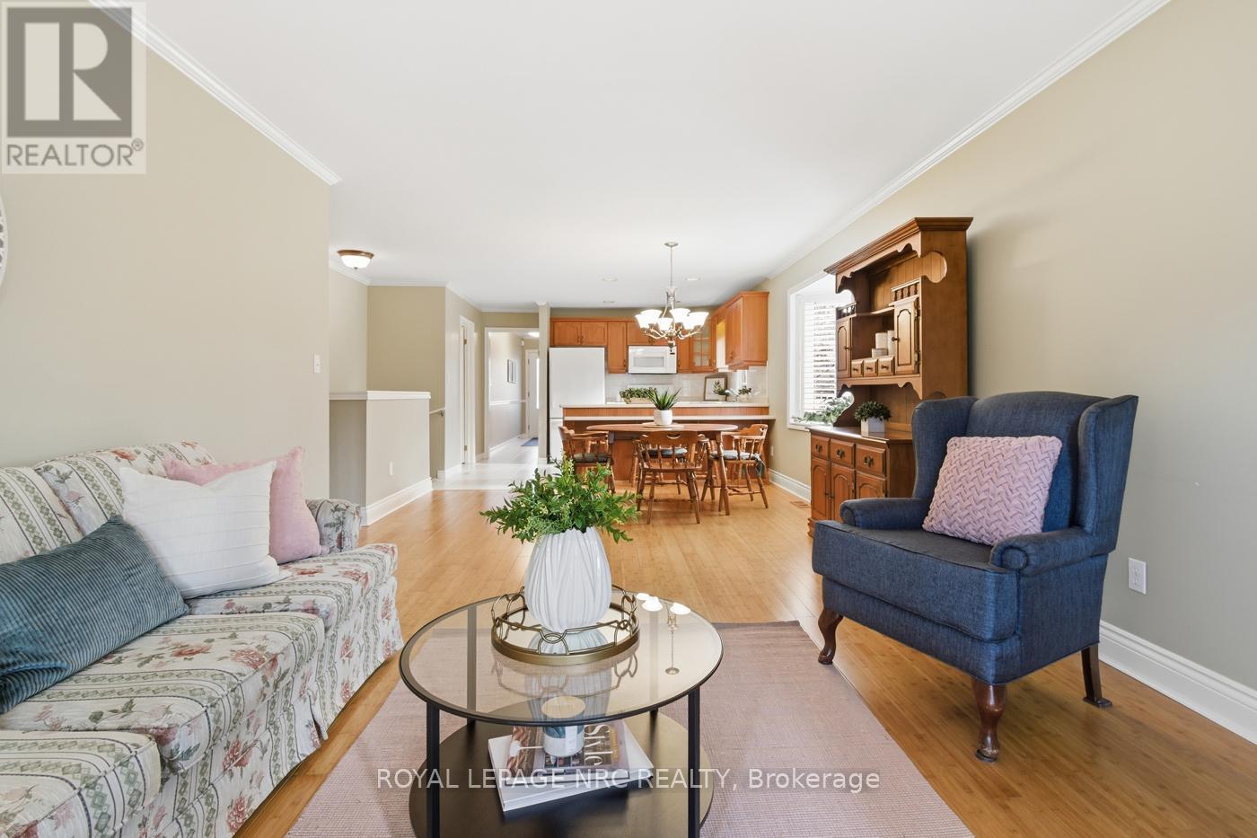 12 Kinsman Court, Pelham, Ontario  L3E 0L1 - Photo 4 - X12570284