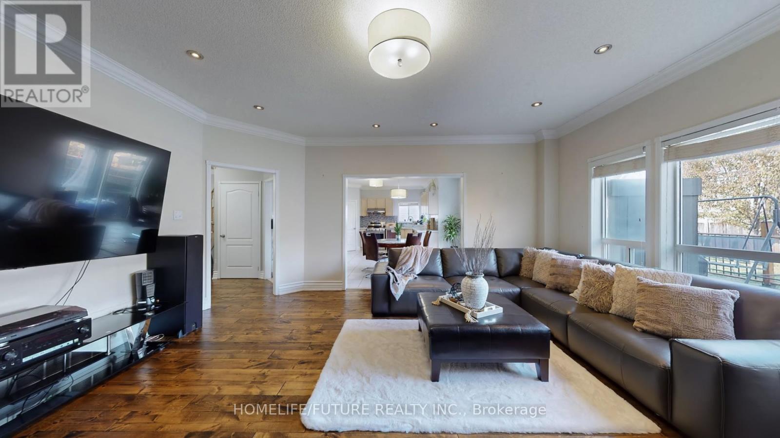 94 Carnwith Drive E, Whitby, Ontario  L1M 2K8 - Photo 11 - E12570292