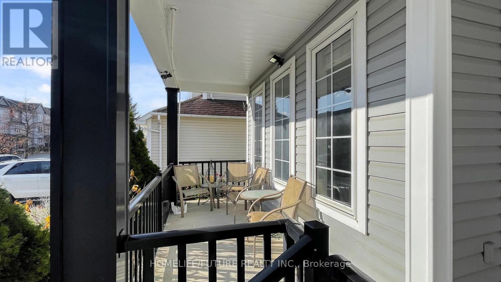 94 Carnwith Drive E, Whitby, Ontario  L1M 2K8 - Photo 4 - E12570292