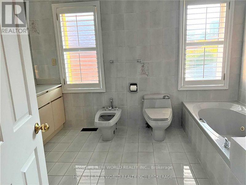 B - 8 Conland Avenue, Toronto, Ontario  M6A 2R9 - Photo 12 - W12570306