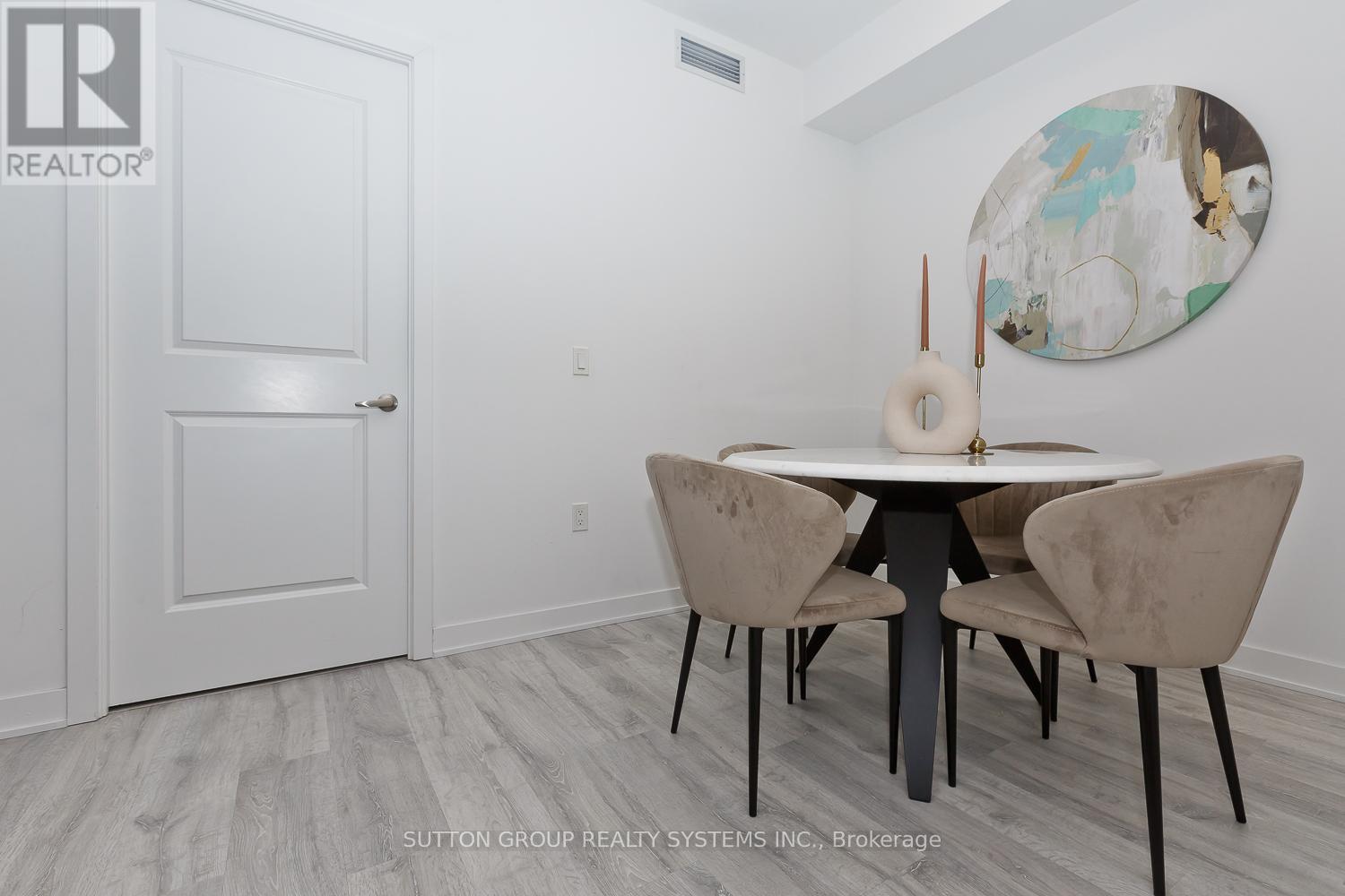 1409 - 4655 Metcalfe Avenue, Mississauga, Ontario  L5M 0Z7 - Photo 4 - W12570308