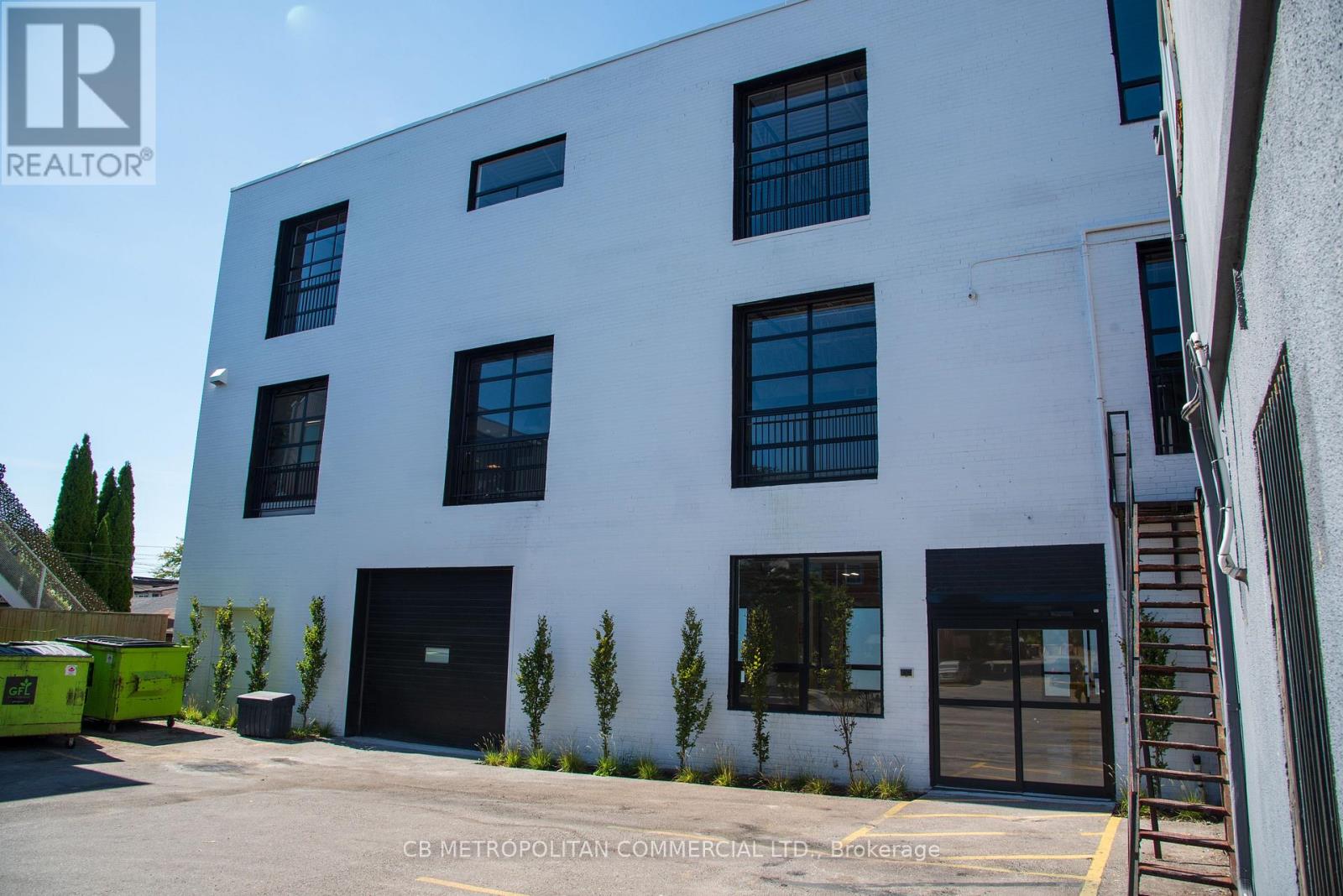 116/104 /106b - 1485 Dupont Street, Toronto, Ontario  M6P 3S2 - Photo 2 - W12570314