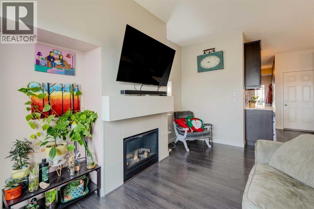 65 Copperpond Landing Se, Calgary, Alberta  T2Z 1G6 - Photo 9 - A2271438