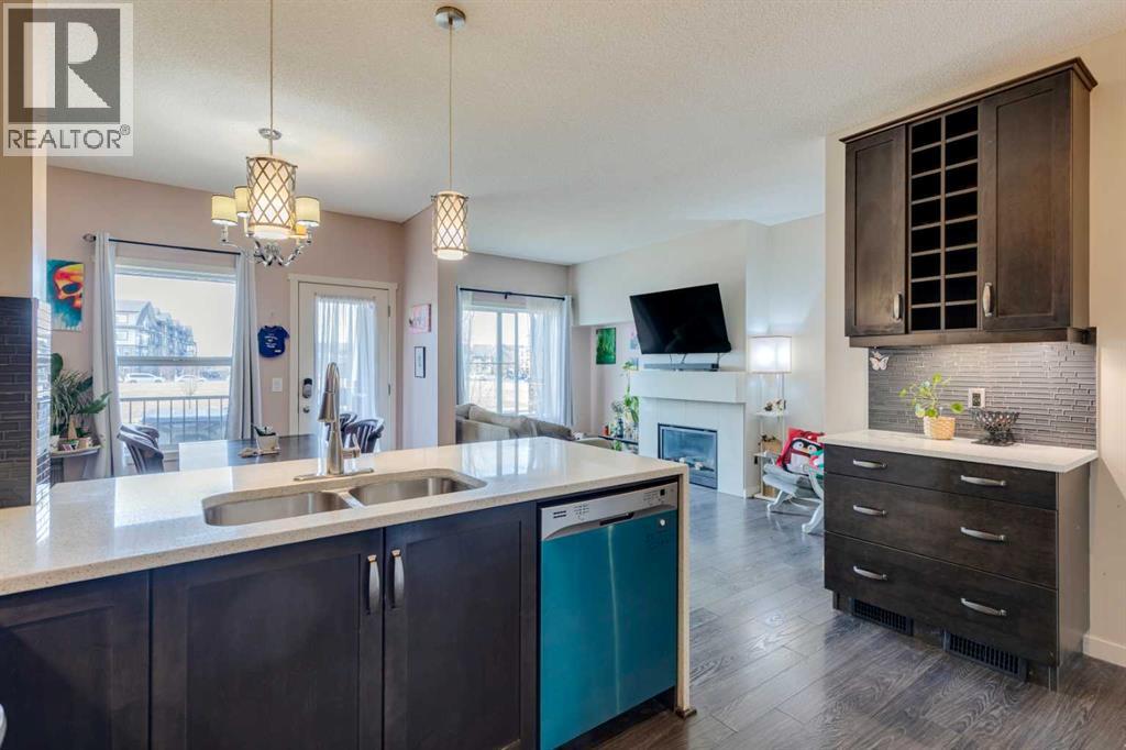 65 Copperpond Landing Se, Calgary, Alberta  T2Z 1G6 - Photo 7 - A2271438