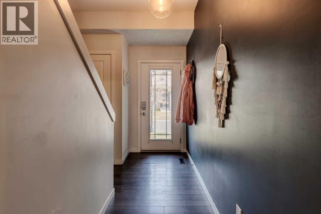 65 Copperpond Landing Se, Calgary, Alberta  T2Z 1G6 - Photo 2 - A2271438