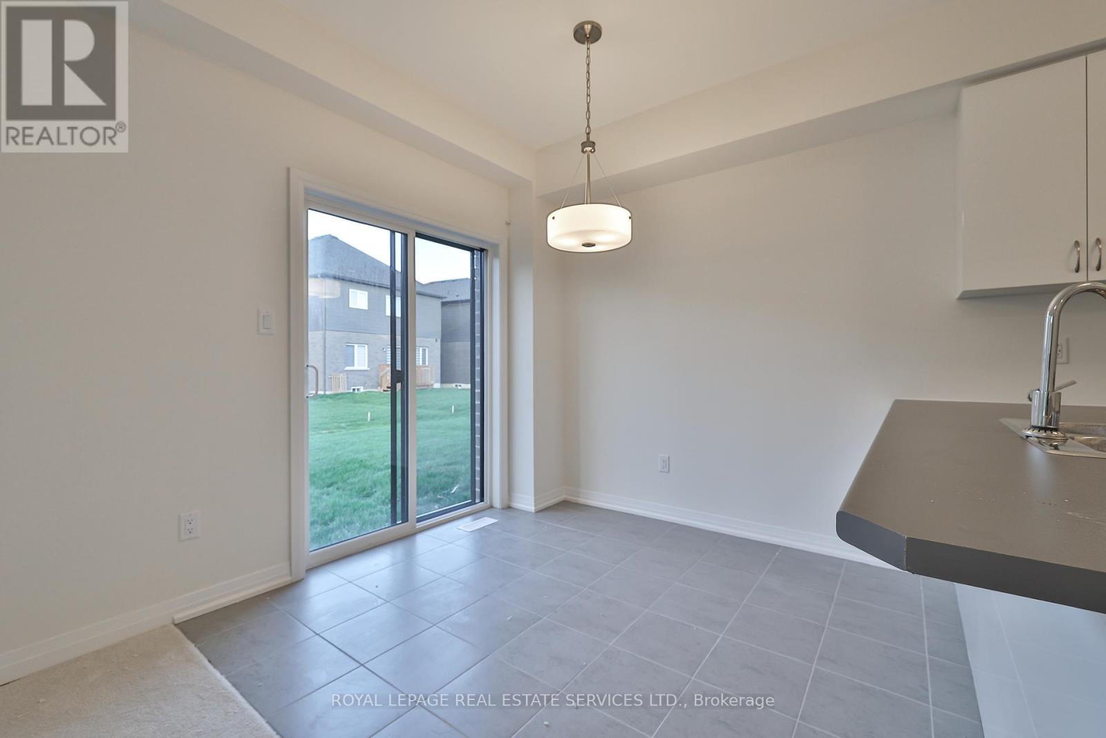 56 Mckernan Avenue, Brantford, Ontario  N3V 0B9 - Photo 8 - X12570076