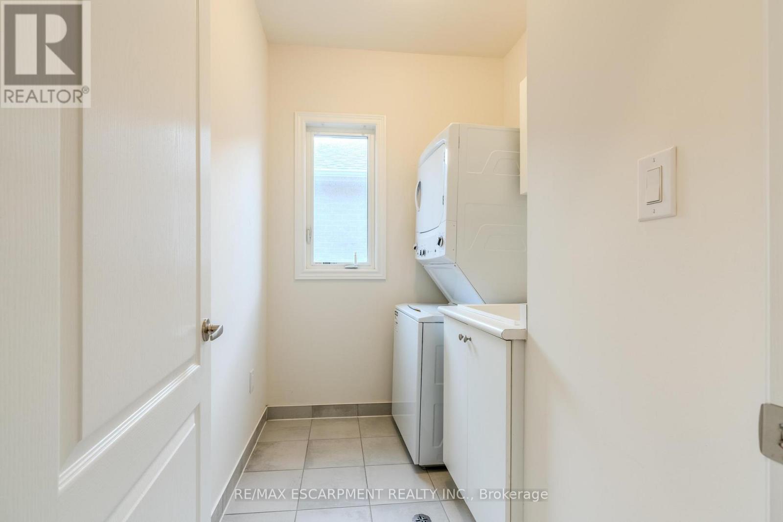 83 Great Falls Boulevard, Hamilton, Ontario  L0R 2H7 - Photo 13 - X12570300