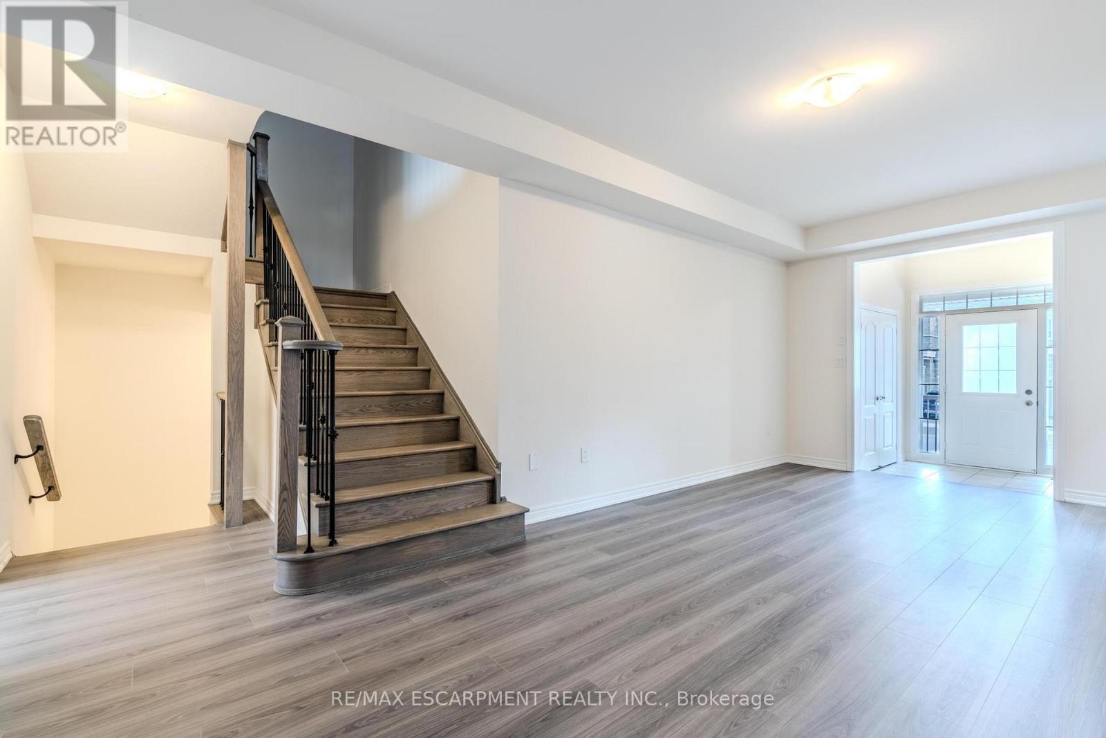 83 Great Falls Boulevard, Hamilton, Ontario  L0R 2H7 - Photo 7 - X12570300