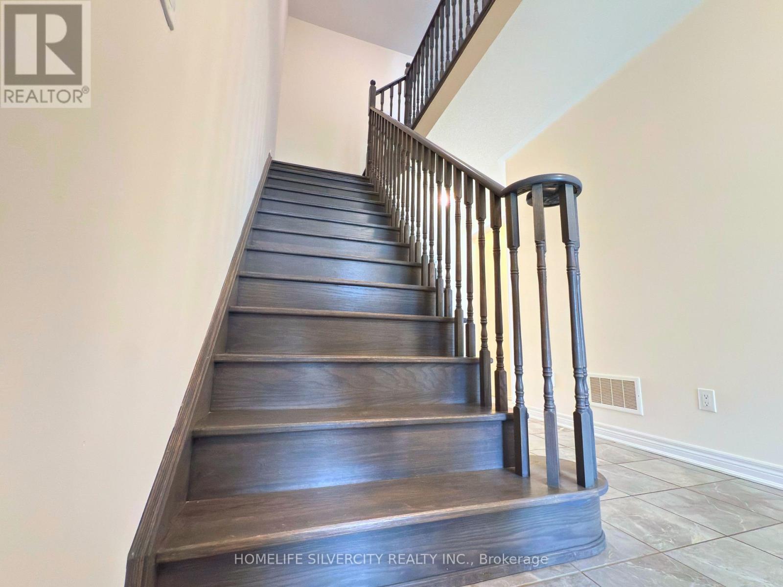 35 Sparkle Drive, Thorold, Ontario  L2V 0H2 - Photo 10 - X12570302