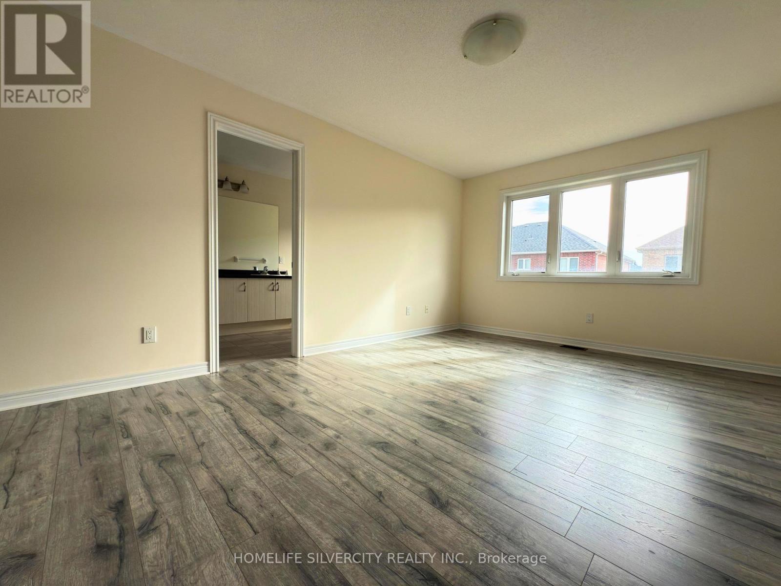 35 Sparkle Drive, Thorold, Ontario  L2V 0H2 - Photo 12 - X12570302