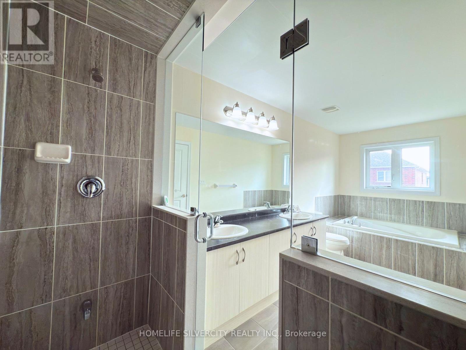 35 Sparkle Drive, Thorold, Ontario  L2V 0H2 - Photo 16 - X12570302