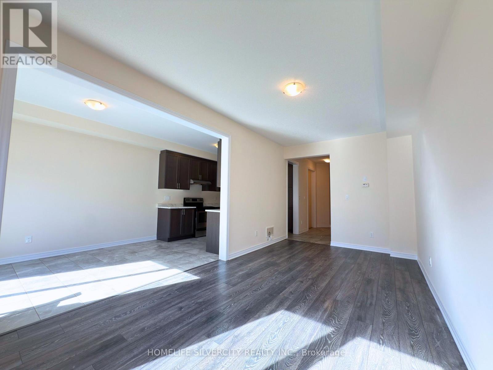 35 Sparkle Drive, Thorold, Ontario  L2V 0H2 - Photo 7 - X12570302