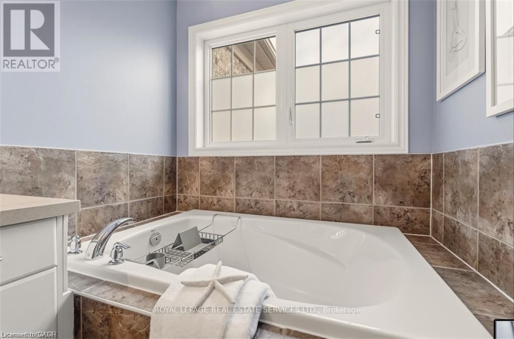 23 Sedgewick Place, Vaughan, Ontario  L4H 3J5 - Photo 18 - N12570202