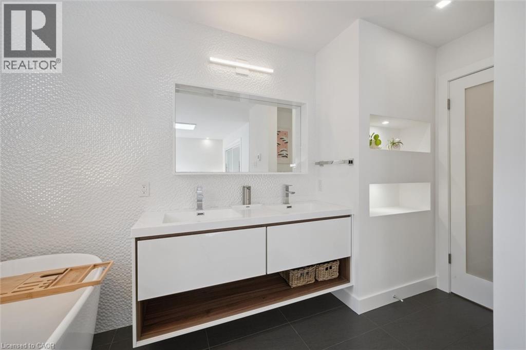 548 Box Grove Place, Waterloo, Ontario N2L 4V3 - Photo 23 - 40789487