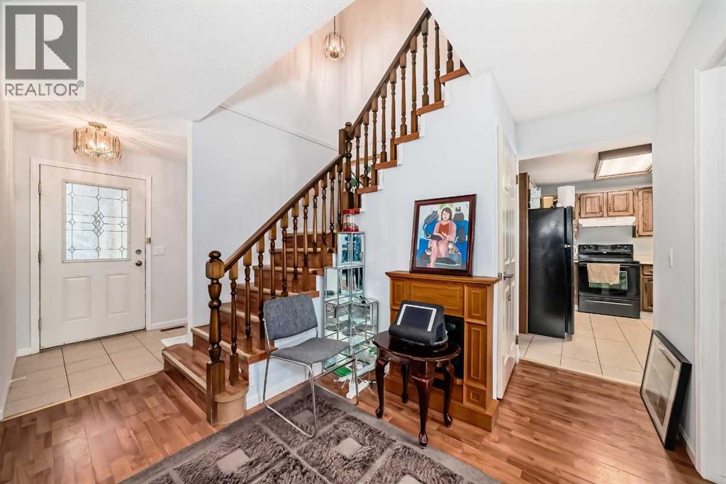 7 Hawksley Crescent Nw, Calgary, Alberta  T3G 3B9 - Photo 8 - A2268348