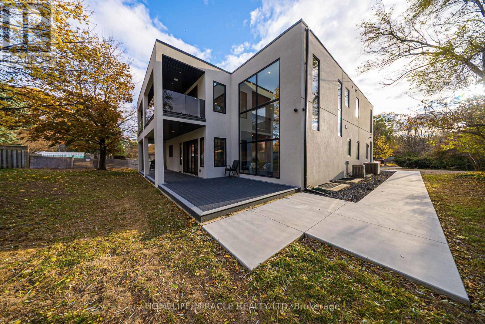 1653 Glenburnie Road, Mississauga, Ontario L5G 3E4 - Photo 15 - W12564994