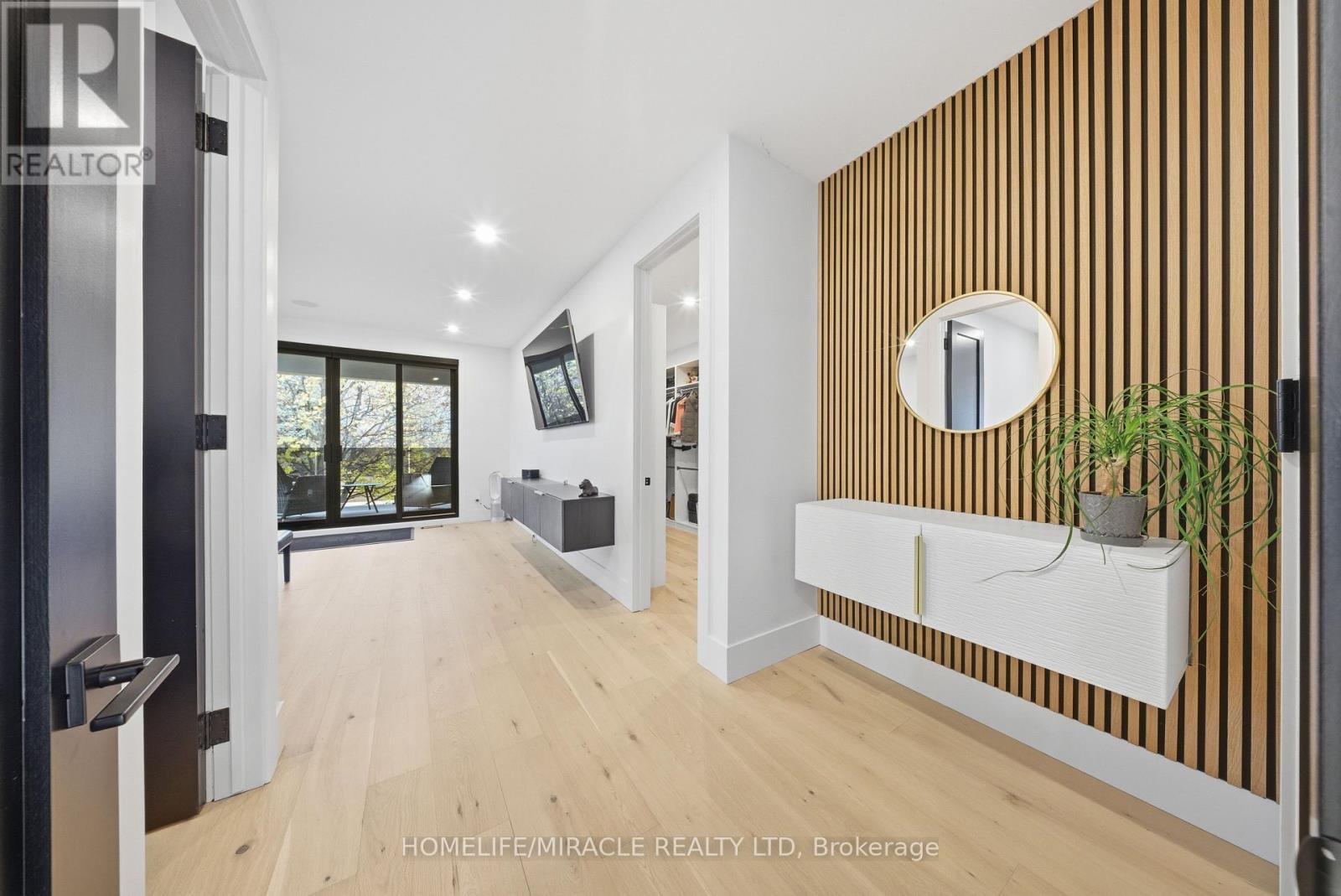 1653 Glenburnie Road, Mississauga, Ontario L5G 3E4 - Photo 24 - W12564994