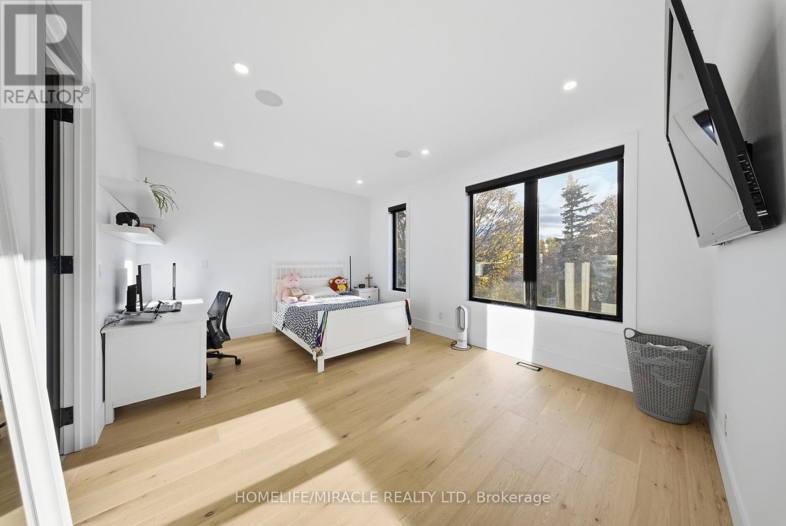 1653 Glenburnie Road, Mississauga, Ontario L5G 3E4 - Photo 29 - W12564994