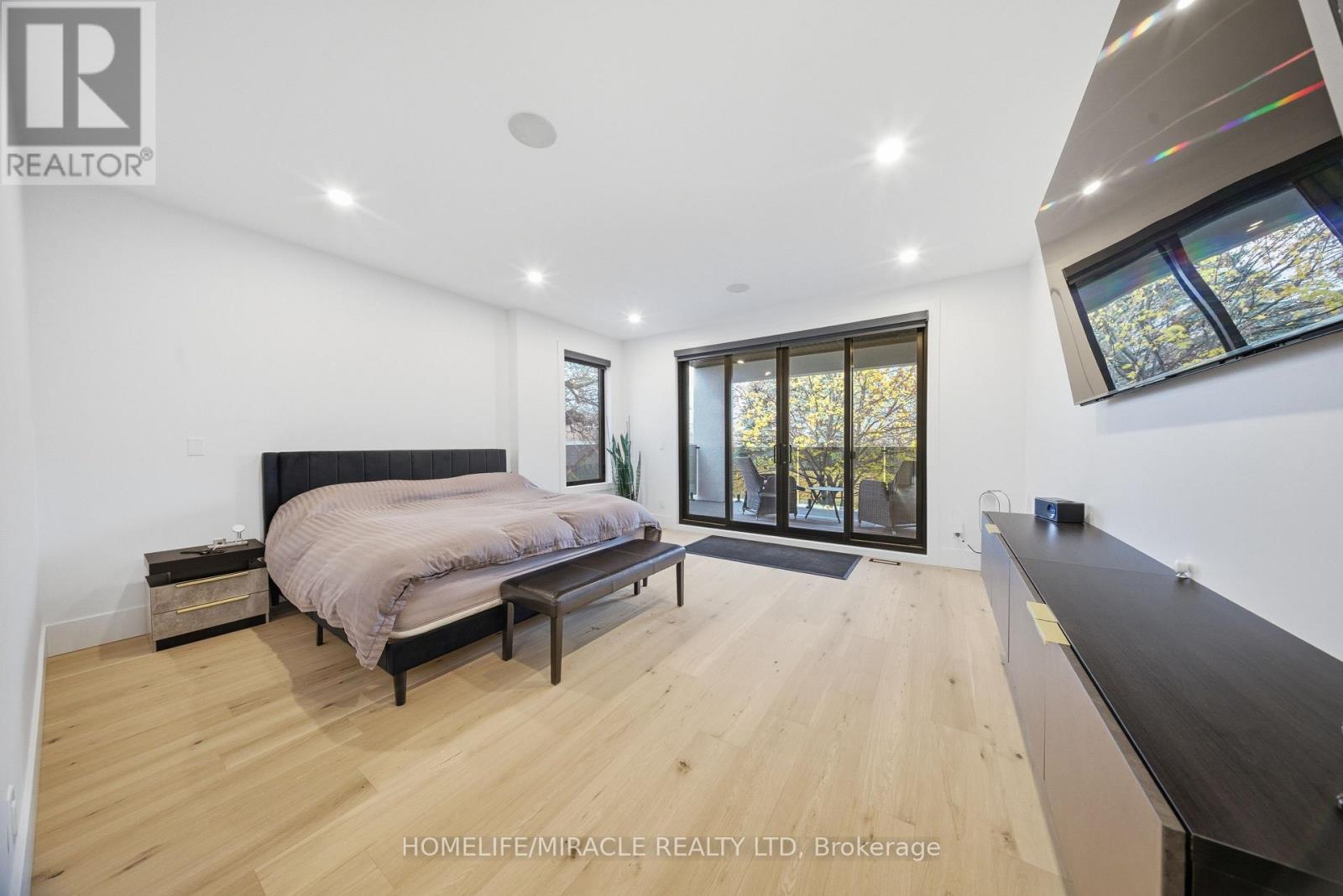 1653 Glenburnie Road, Mississauga, Ontario L5G 3E4 - Photo 6 - W12564994