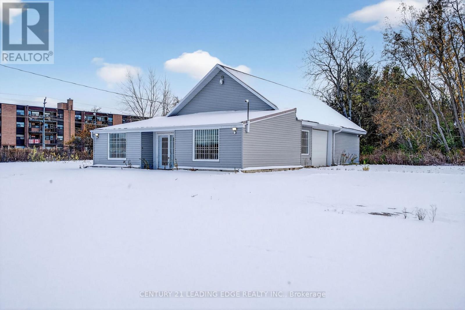 556 Bath Road, Kingston, Ontario K7M 2Y3 - Photo 12 - X12570328