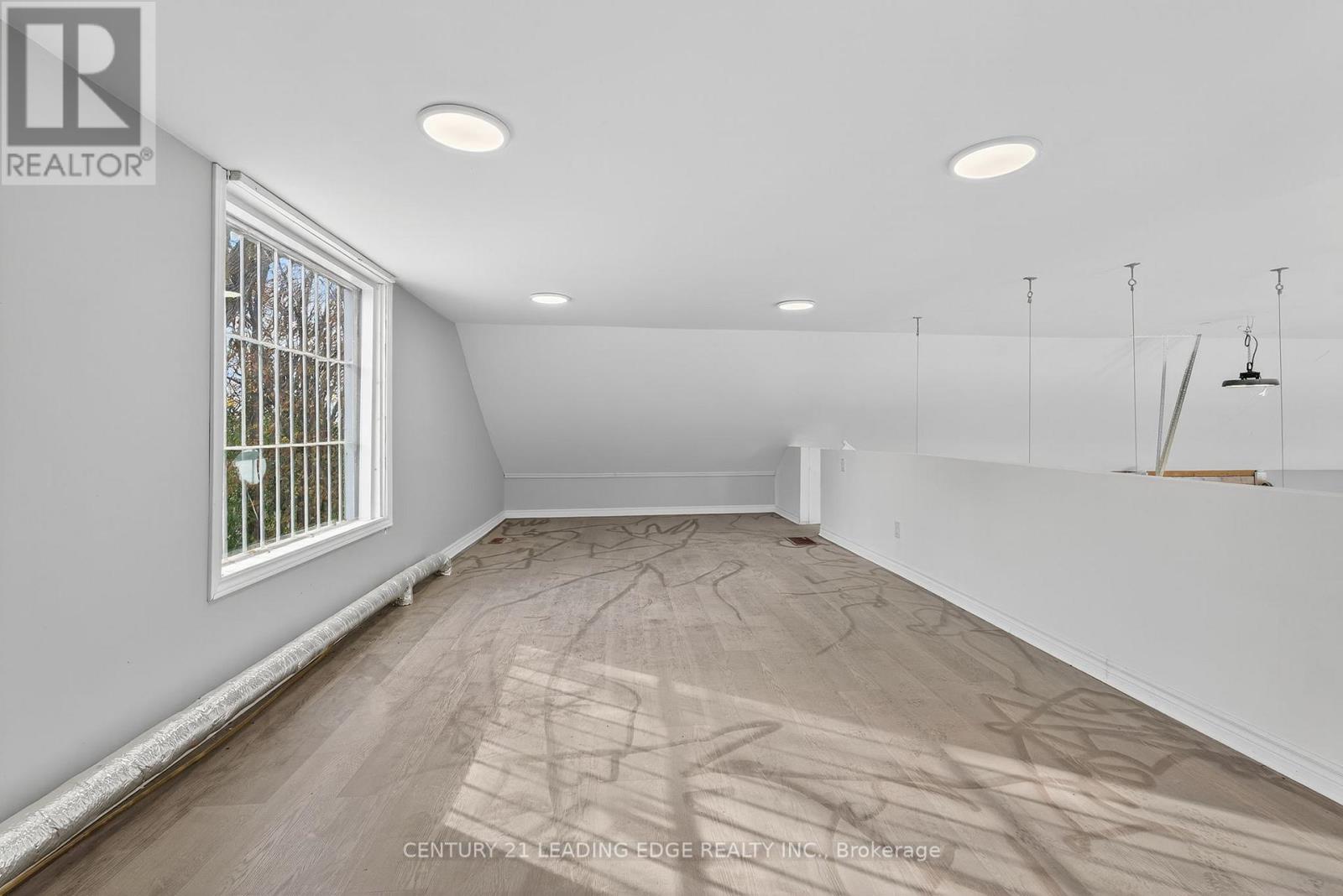 556 Bath Road, Kingston, Ontario K7M 2Y3 - Photo 33 - X12570328