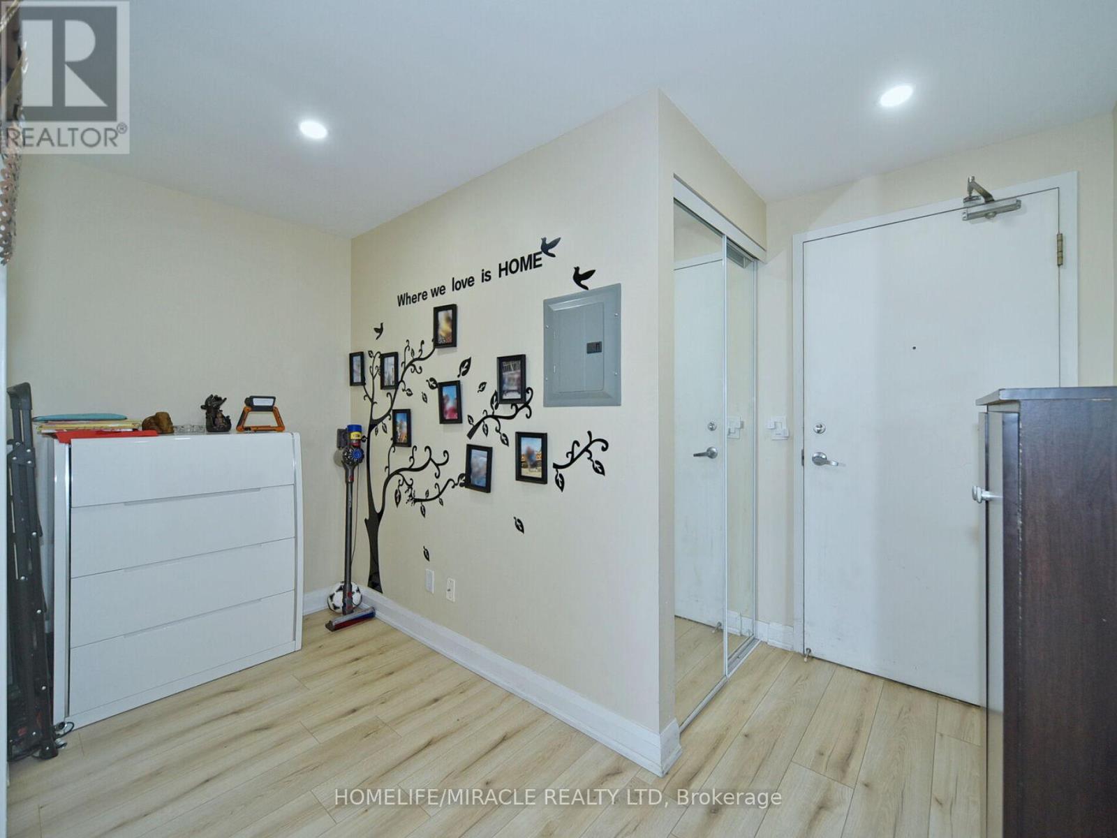 519 - 120 Dallimore Circle, Toronto, Ontario  M3C 4J1 - Photo 22 - C12570338